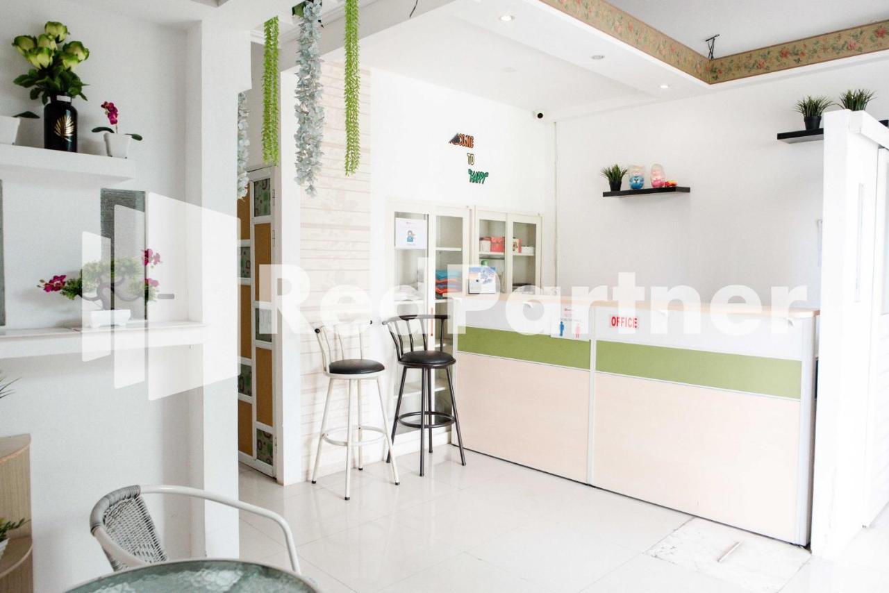 Happy Inn Puspo Mitra Reddoorz Jomblang Ngoại thất bức ảnh